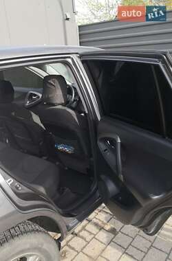 Внедорожник / Кроссовер Toyota RAV4 2012 в 