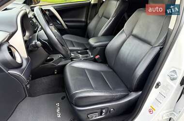 Внедорожник / Кроссовер Toyota RAV4 2013 в 