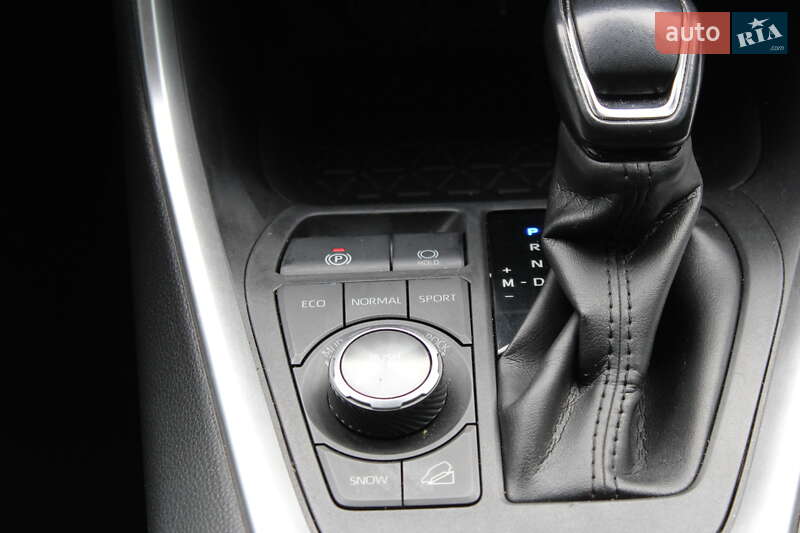 Внедорожник / Кроссовер Toyota RAV4 2022 в Ровно