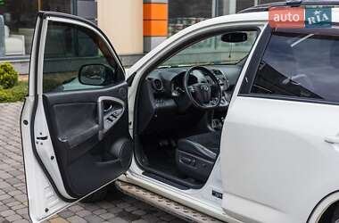 Внедорожник / Кроссовер Toyota RAV4 2010 в 