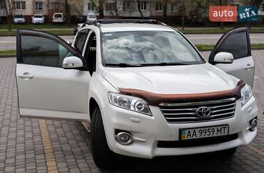 Внедорожник / Кроссовер Toyota RAV4 2010 в 