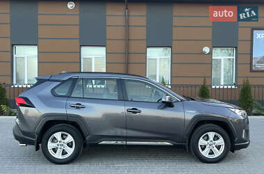 Внедорожник / Кроссовер Toyota RAV4 2019 в 