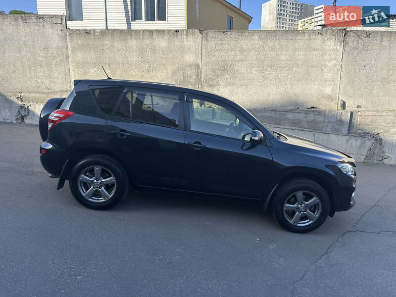 Внедорожник / Кроссовер Toyota RAV4 2012 в Киеве