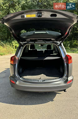 Внедорожник / Кроссовер Toyota RAV4 2013 в 