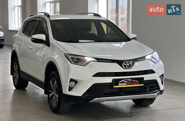 Внедорожник / Кроссовер Toyota RAV4 2017 в Полтаве