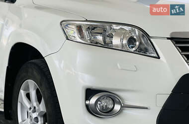 Внедорожник / Кроссовер Toyota RAV4 2011 в 