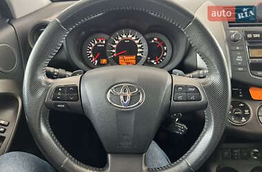 Внедорожник / Кроссовер Toyota RAV4 2011 в 