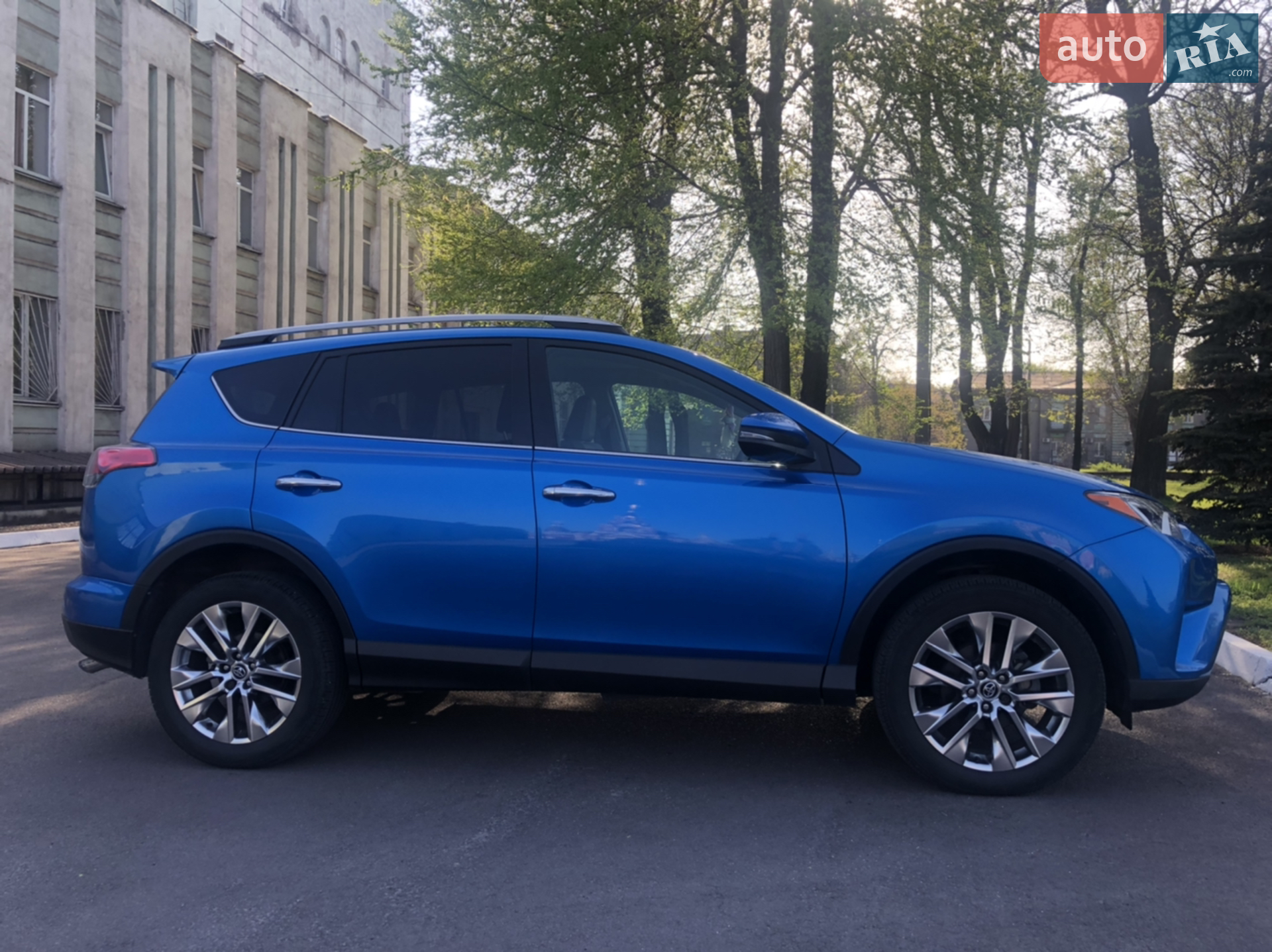 2017 Toyota RAV 4 - мініатюра 5