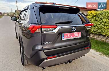Внедорожник / Кроссовер Toyota RAV4 2020 в 
