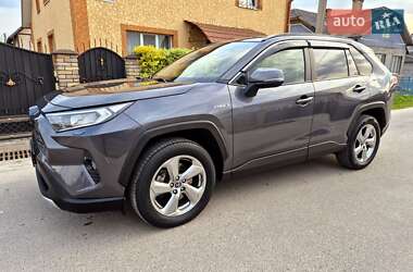 Внедорожник / Кроссовер Toyota RAV4 2020 в 