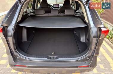 Внедорожник / Кроссовер Toyota RAV4 2020 в 