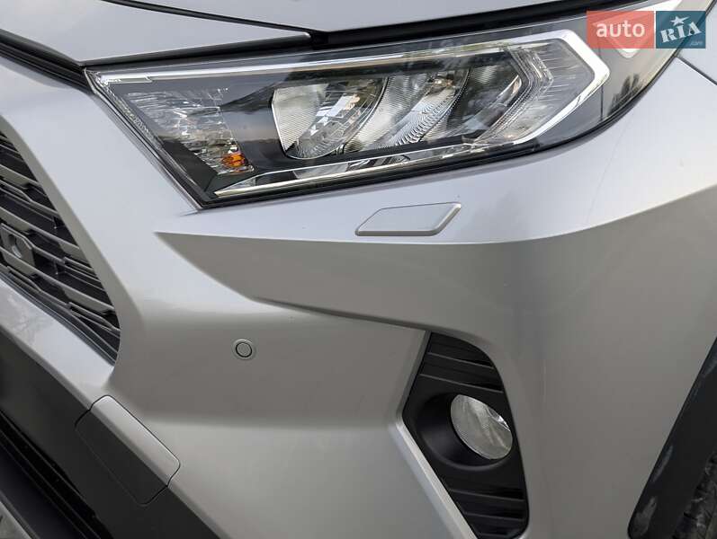 Позашляховик / Кросовер Toyota RAV4 2019 в Львові