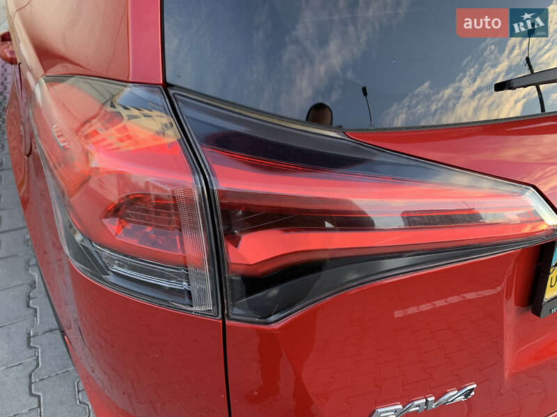 Внедорожник / Кроссовер Toyota RAV4 2016 в Львове