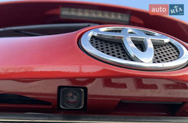 Позашляховик / Кросовер Toyota RAV4 2016 в 