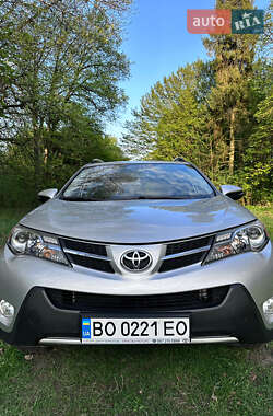 Позашляховик / Кросовер Toyota RAV4 2014 в 