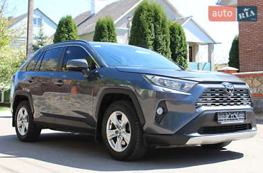 Позашляховик / Кросовер Toyota RAV4 2022 в Рівному