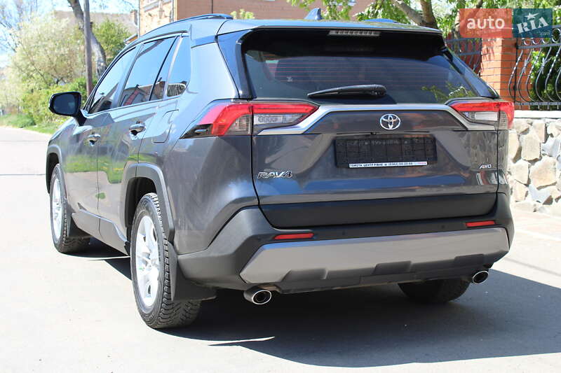 Внедорожник / Кроссовер Toyota RAV4 2022 в Ровно