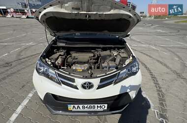 Внедорожник / Кроссовер Toyota RAV4 2013 в 