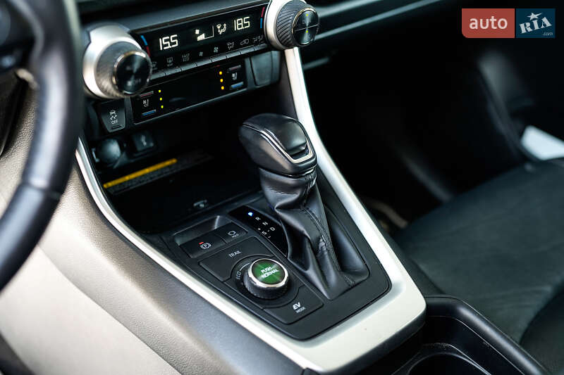 Позашляховик / Кросовер Toyota RAV4 2020 в Львові фото 29 Позашляховик / Кросовер Toyota RAV4 2020 в Львові