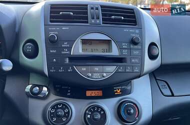 Внедорожник / Кроссовер Toyota RAV4 2008 в 