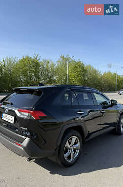 Внедорожник / Кроссовер Toyota RAV4 2020 в 