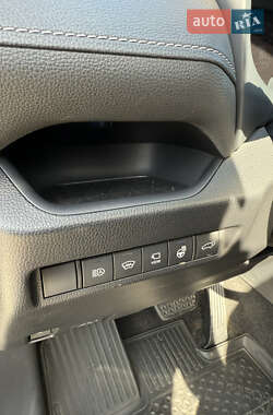 Внедорожник / Кроссовер Toyota RAV4 2020 в 