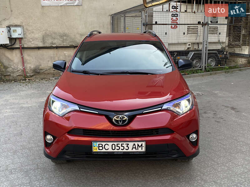 Внедорожник / Кроссовер Toyota RAV4 2016 в Львове