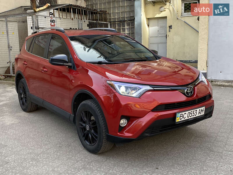 Внедорожник / Кроссовер Toyota RAV4 2016 в Львове