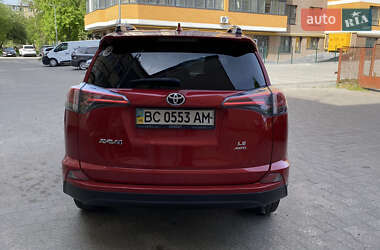 Позашляховик / Кросовер Toyota RAV4 2016 в 