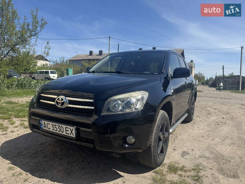 Позашляховик / Кросовер Toyota RAV4 2007 в 