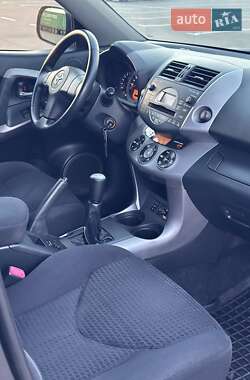 Внедорожник / Кроссовер Toyota RAV4 2008 в 