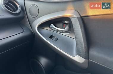 Внедорожник / Кроссовер Toyota RAV4 2008 в 