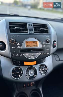 Внедорожник / Кроссовер Toyota RAV4 2008 в 