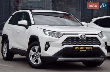 Внедорожник / Кроссовер Toyota RAV4 2020 в Киеве
