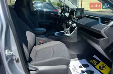 Внедорожник / Кроссовер Toyota RAV4 2020 в 