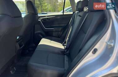 Внедорожник / Кроссовер Toyota RAV4 2020 в 