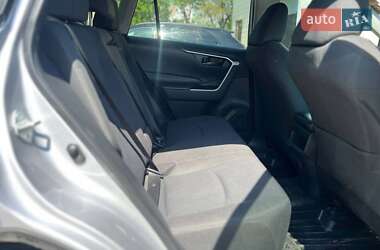 Внедорожник / Кроссовер Toyota RAV4 2020 в 