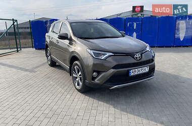 Внедорожник / Кроссовер Toyota RAV4 2017 в Виннице