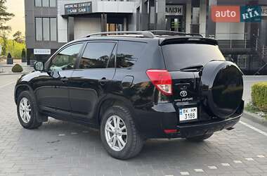 Внедорожник / Кроссовер Toyota RAV4 2007 в 