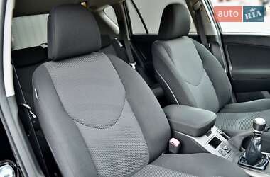 Позашляховик / Кросовер Toyota RAV4 2010 в 