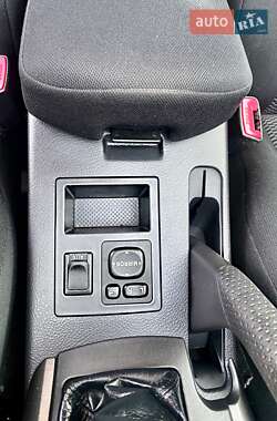Позашляховик / Кросовер Toyota RAV4 2010 в 