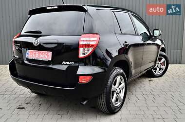 Позашляховик / Кросовер Toyota RAV4 2010 в 