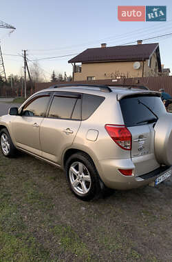 Внедорожник / Кроссовер Toyota RAV4 2006 в 