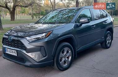 Позашляховик / Кросовер Toyota RAV4 2022 в 