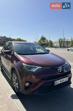 Внедорожник / Кроссовер Toyota RAV4 2016 в 
