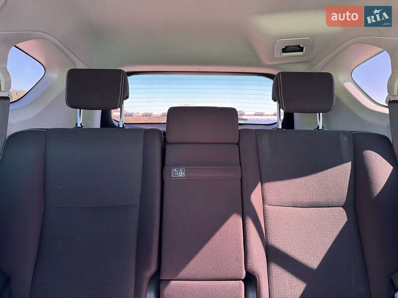 Внедорожник / Кроссовер Toyota RAV4 2017 в Ровно