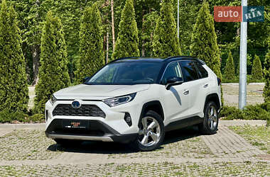 Позашляховик / Кросовер Toyota RAV4 2020 в 