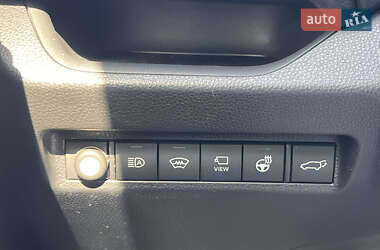 Позашляховик / Кросовер Toyota RAV4 2020 в 