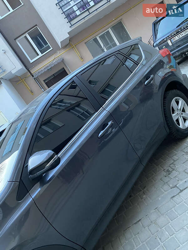 Позашляховик / Кросовер Toyota RAV4 2014 в Львові