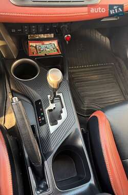 Внедорожник / Кроссовер Toyota RAV4 2013 в 